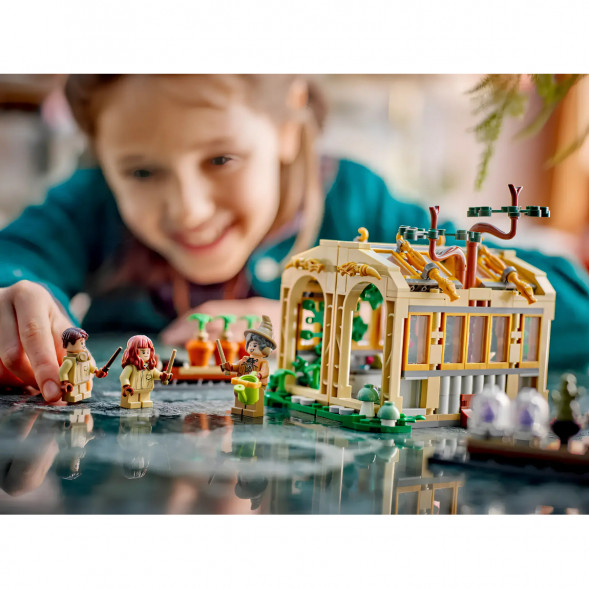 Конструктор LEGO Harry Potter 76445 Замок Хогвартс: Урок травологии в Мытище